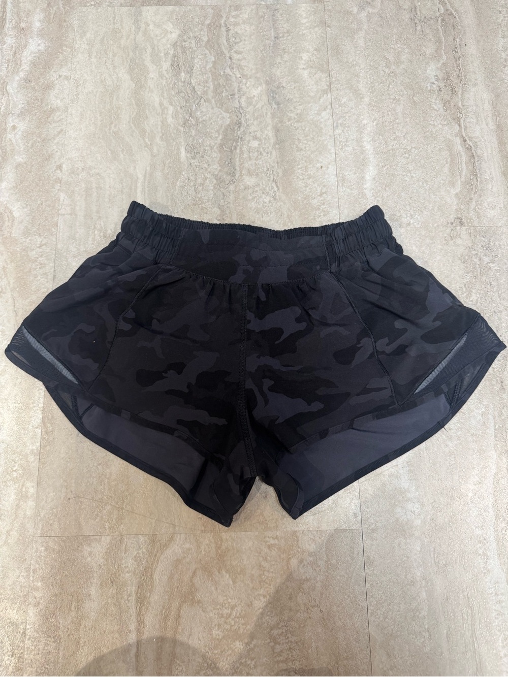 LULULEMON Women’s Camo Hotty Hot Lined Shorts